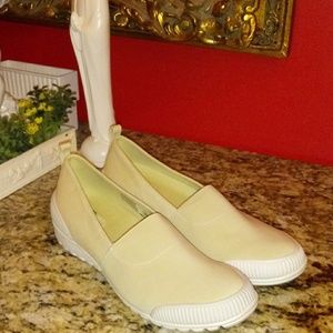 Cougar Memory Molded Cushion Shoes